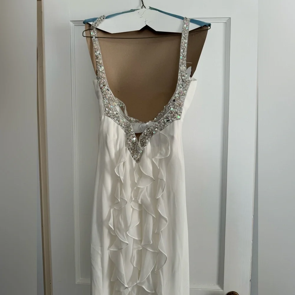 Faviana Couture White Prom Dress Size Women’s 8 - Picture 10 of 13